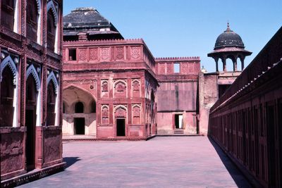 IN123-Agra-1988-Dimage16bit-scan2023_edit.jpg