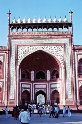 IN136-Agra-1988-Dimage16bit-scan2023_edit.jpg