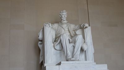 Seated President Lincoln 