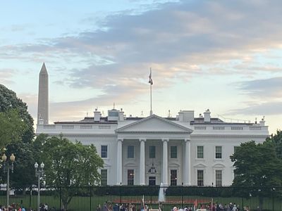 White House and Washington Monument 