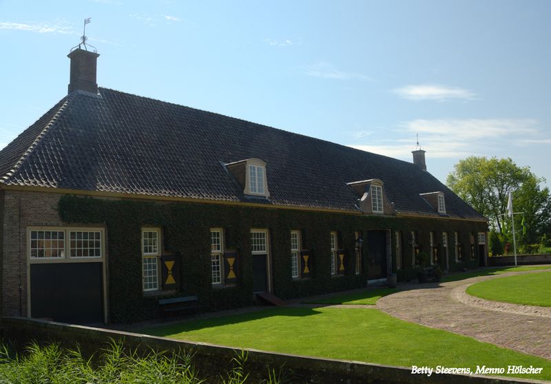 Huis Eerde: bijgebouwen