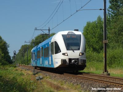 De trein nadert station Ommen