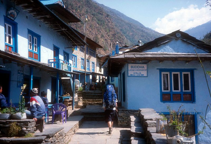 Trekking in from Jiri to Namche Baazar for 6 days in the Himalayan Khumbu -Near Kinja