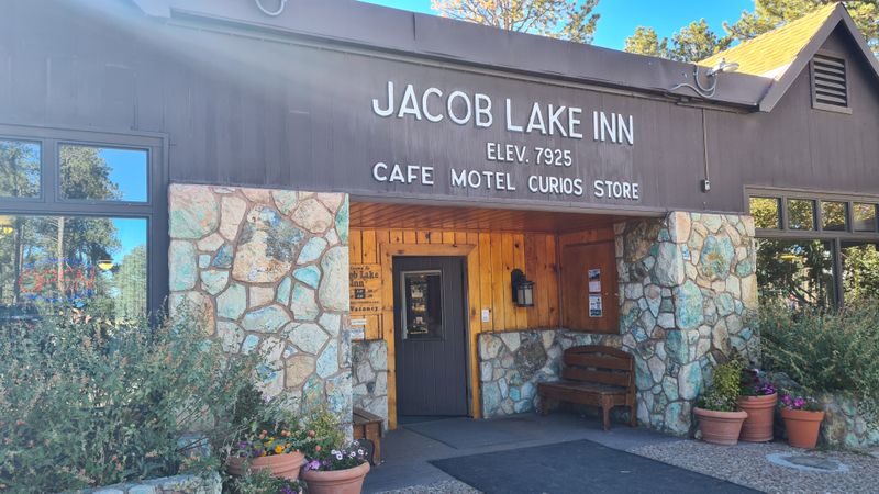 A short stop in Jacob Lake on day 2 for a veggie sandwich!