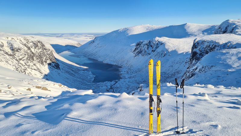 Jan 24 Cairngorms ski touring