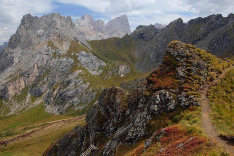 Footpath, Sella Brunech