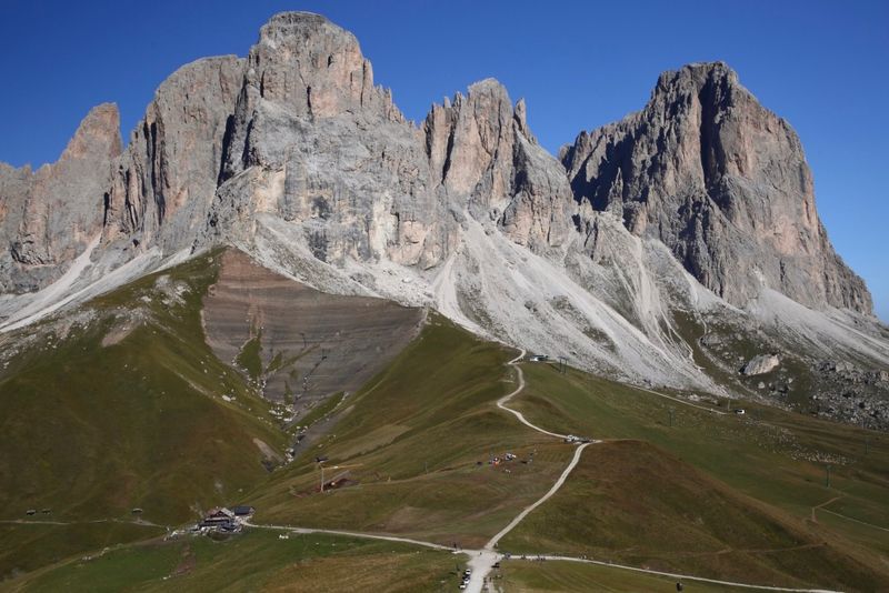 Sassolungo group, seen from Col Rodella