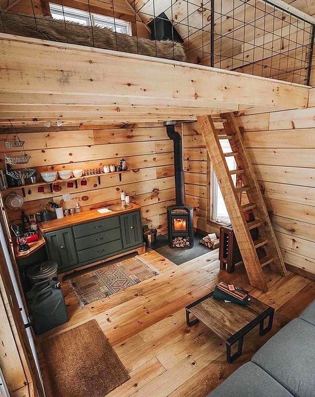nice very tiny cabin interior MLR2023.jpg