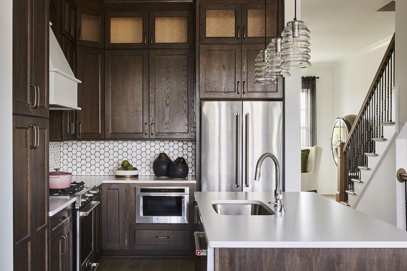 Dark cabinets light counter 4.jpg