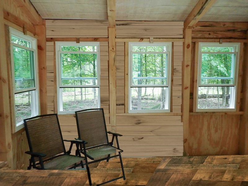 pine walls laminate flooring visualization TG6MLR2020.jpg