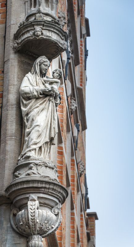 Langerrei 2 X Gouden Handstraat - staande Maria met Kind-1.jpg