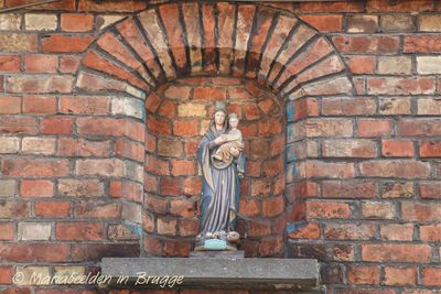 arsenaalstraat-35---staande-maria-met-kind-1_33969069025_o.jpg