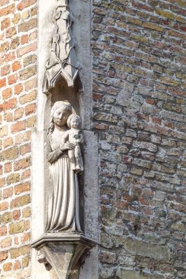 carmersstraat-21-x-rijkepijndersstraat---staande-maria-met-kind--foto-1_33122256930_o.jpg