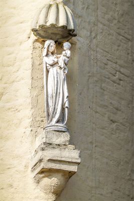 carmersstraat-84-x-korte-speelmansstraat---staande-maria-met-kind-foto2_33377384481_o.jpg