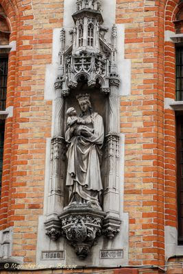 ezelstraat-25--gekroonde--maria-met-kind-3_32993068755_o.jpg