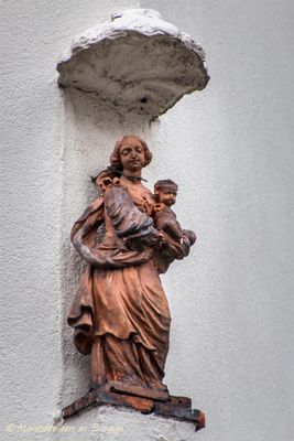 ezelstraat-30---jan-boninstraat---staande-maria-met-kind-2_32178064623_o.jpg