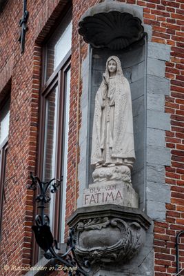 ezelstraat-53---sledestraat---olv-van-fatima-3_32178063733_o.jpg