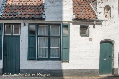 goezeputstraat-8---staande-maria-met-kind-koningin-1_33840393201_o.jpg