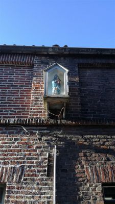 kleine-nieuwstraat-10-12---staande-maria-met-kind--3_34699222176_o.jpg