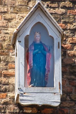 korte-lane-12-hoek-kleine-kuipersstraat---staande-maria-koningin-1_34096692913_o.jpg