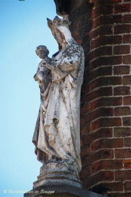 korte-lane-hoek-neststraat---staande-maria-met-kind-koningin-1_34775708431_o.jpg