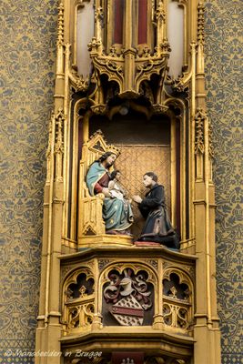 naaldenstraat-19--hof-bladelin---zittende-maria-met-kind-2_32178049033_o.jpg