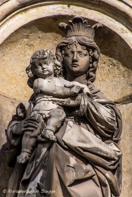 naaldenstraat-23-staande-maria-met-kind-3_32838096532_o.jpg