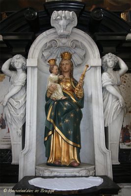 olv-beeld-walburgakerk_34550194531_o.jpg