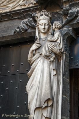 portaal-sint-janshospitaal-1_32867653411_o.jpg