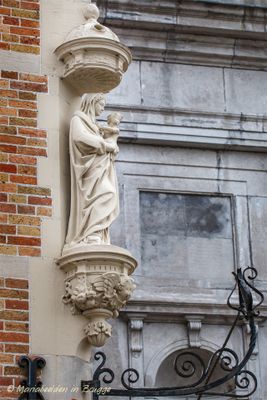 potterierei-74---staande-maria-met-kind-2_34204455546_o.jpg