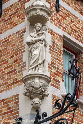 potterierei-74---staande-maria-met-kind-3_34204455336_o.jpg