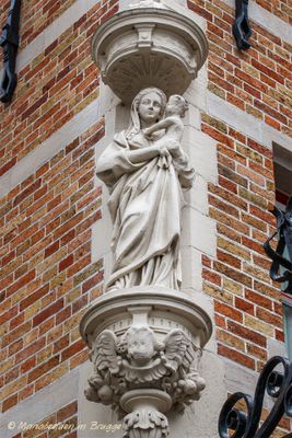 potterierei-74---staande-maria-met-kind-4_34245008385_o.jpg