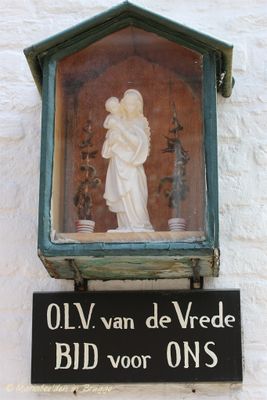 rolweg-38-staande-maria-met-kind_32611390490_o.jpg