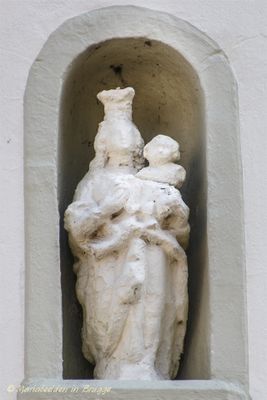 sterstraat-28---staande-maria-met-kind---koningin-2_34699218066_o.jpg