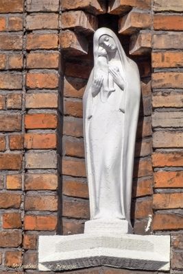 stijn-streuvelsstraat-57---staande-maria-met-kind_32662253044_o.jpg