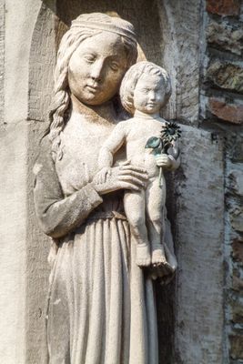 Carmersstraat 21 X Rijkepijndersstraat - staande Maria met Kind- foto 2.jpg