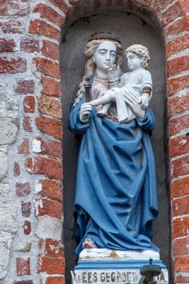 Ezelstraat 2 - Staande Maria met Kind-1.jpg