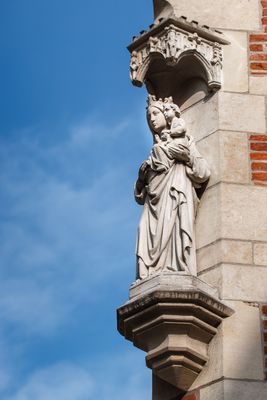 Korte Riddersstraat hoek Engelse straat - Staande Maria met Kind - Koningin-5.jpg