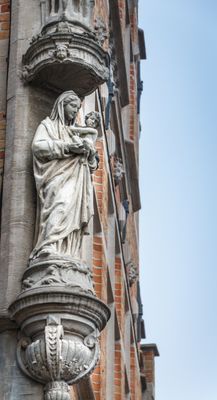 Langerrei 2 X Gouden Handstraat - staande Maria met Kind-1.jpg