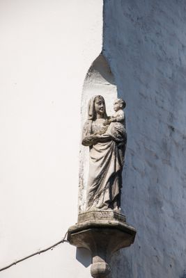 Nieuwstraat 11 X Dijver - staande Maria met Kind-4.jpg