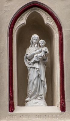 Jan Miraelstraat 7-9 - Staande Maria met Kind-2.jpg