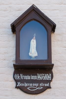 Leestenburg - O.L.V. van Fatima bescherm onze straat.jpg