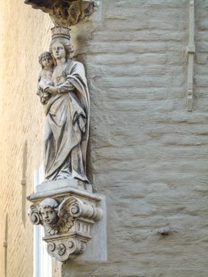 Sint-Walburgastraat 6 X Middelburgstraat - Staande Maria met Kind (foto 2).jpg