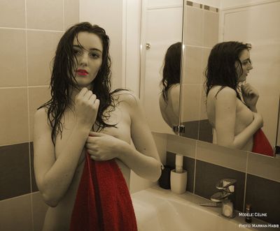Cline - Red towel / Serviette rouge