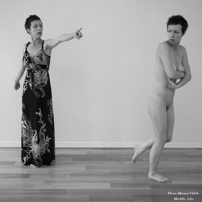 Julie & Julie - Get dress! / Va t'habiller!