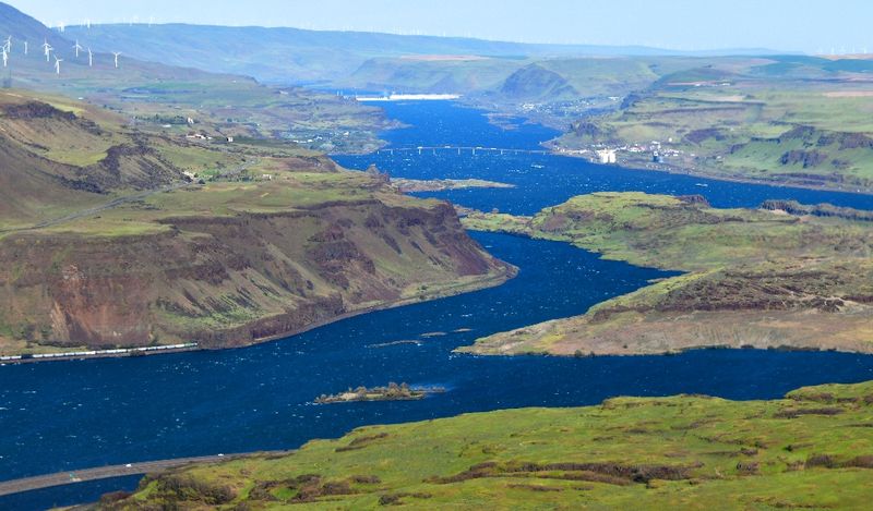 Columbia Gorge, Columiba River, Columbia Hills, Miller Island, Lake Celilo, Maryhill State Park, John Day Dame,  Washington and 