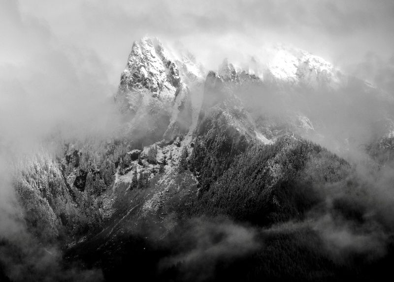 Gunn Peak with fresh snow, Cascade Mountains, Washington 403a  