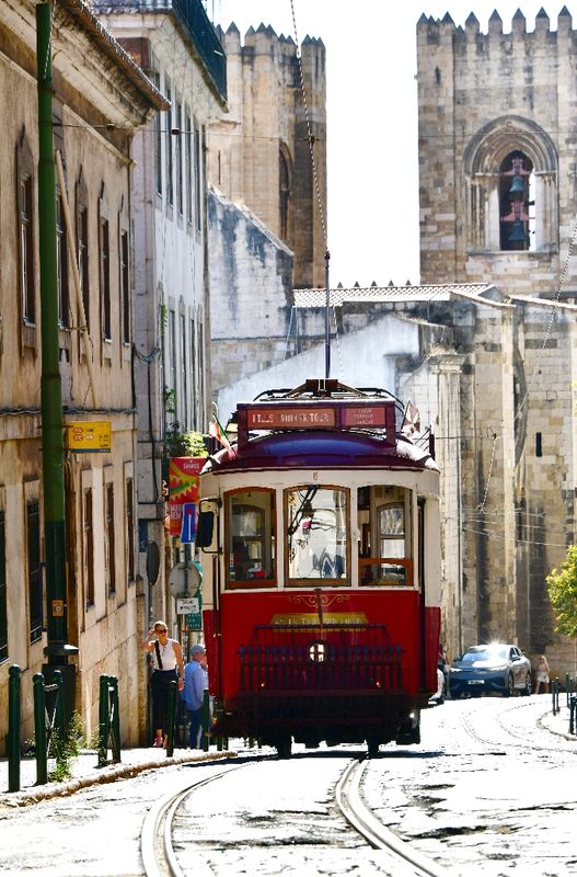 Hills Tramcar Tour Tram, Lisbon Cathedral, Lisbon, Portugal 506  