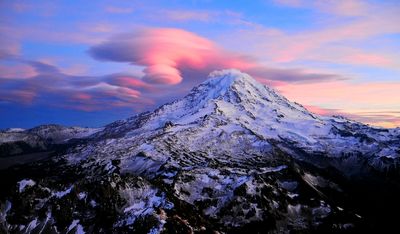 Triple Layers Standing Lenticular over Mount Rainier, Washington 2008 323  