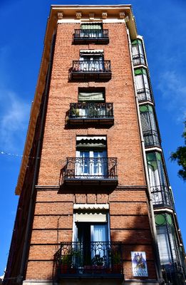 Narrow Building at Plaza de San Francisco, Madrid Spain 183